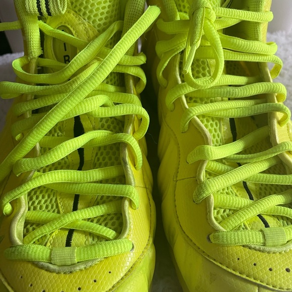 Sold on Mercari.Nike Air Foamposite volt in really good condition. - Picture 5 of 10